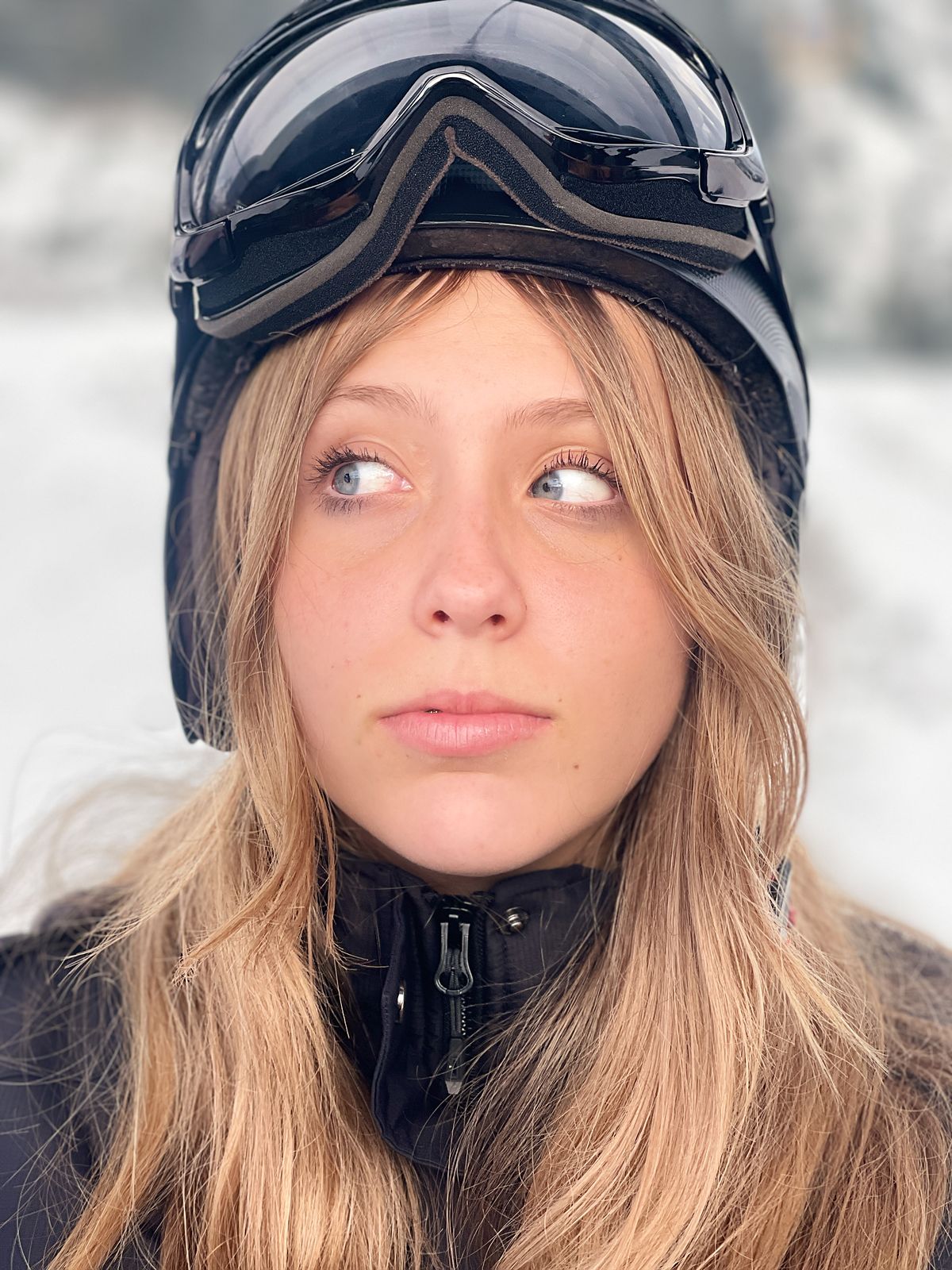 Colour headshot, eyes to the side